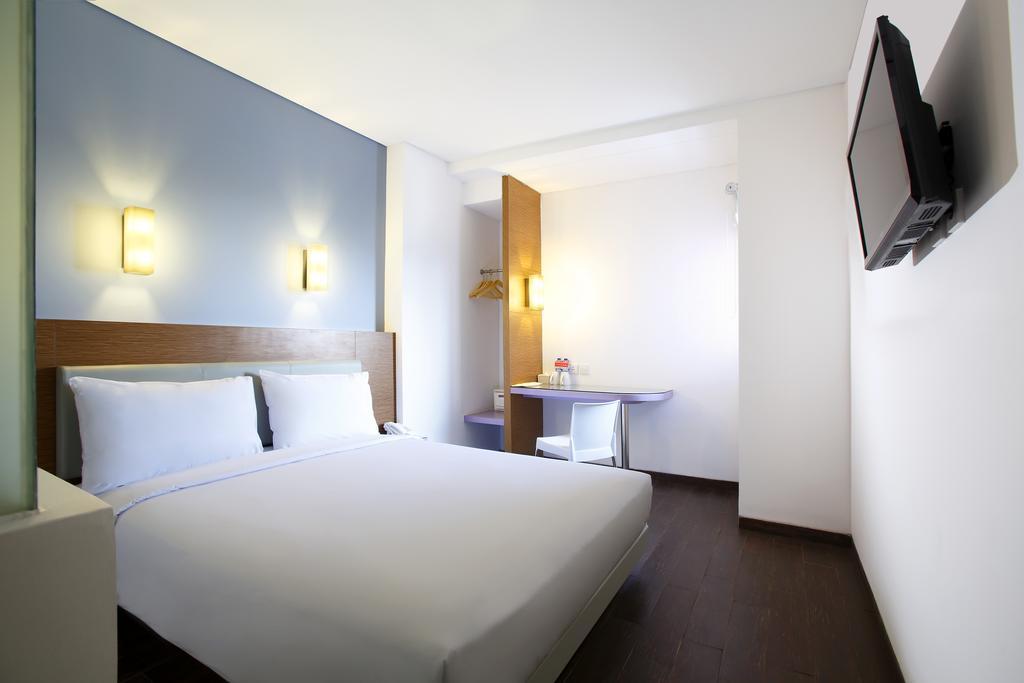 Amaris Hotel Pasar Baru Джакарта Номер фото