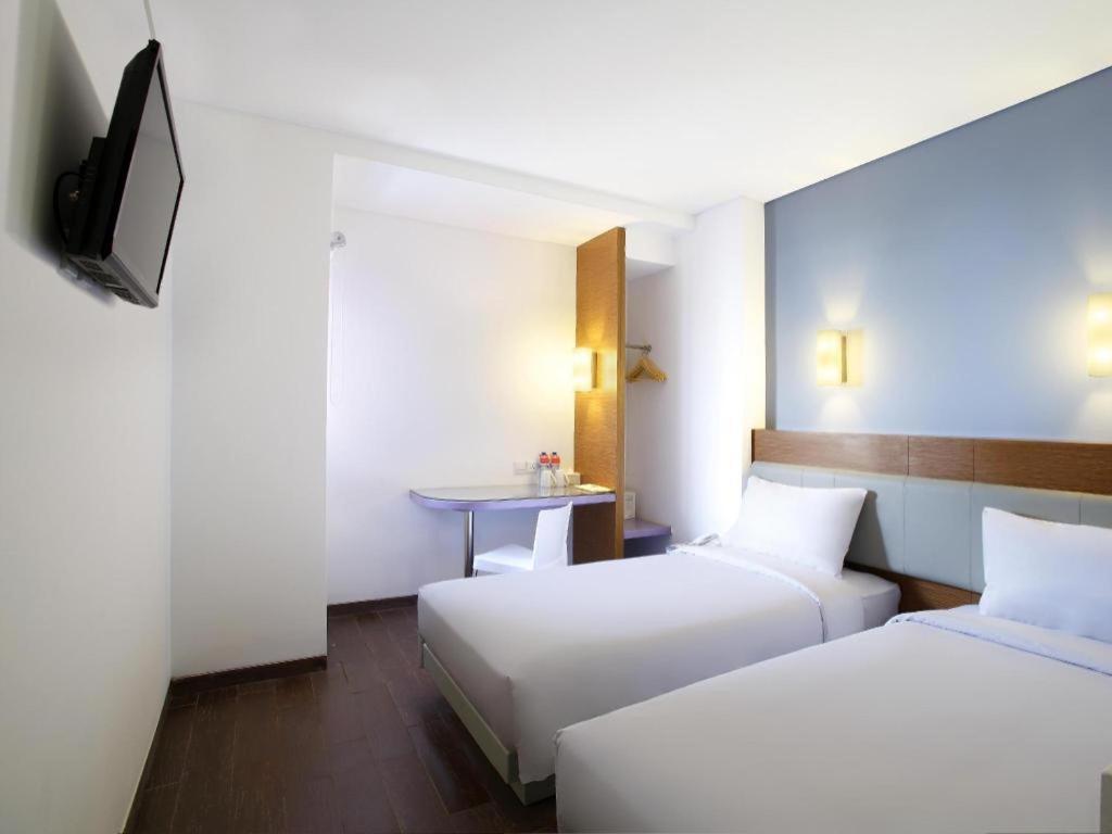 Amaris Hotel Pasar Baru Джакарта Экстерьер фото
