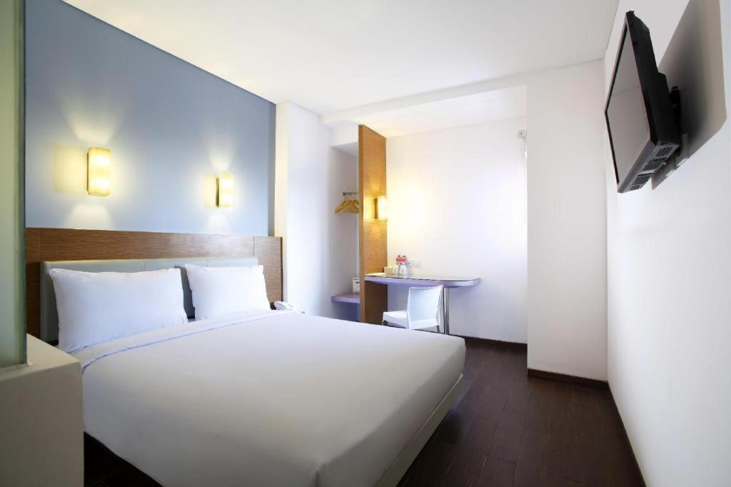 Amaris Hotel Pasar Baru Джакарта Экстерьер фото