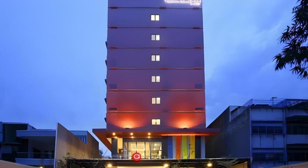 Amaris Hotel Pasar Baru Джакарта Экстерьер фото