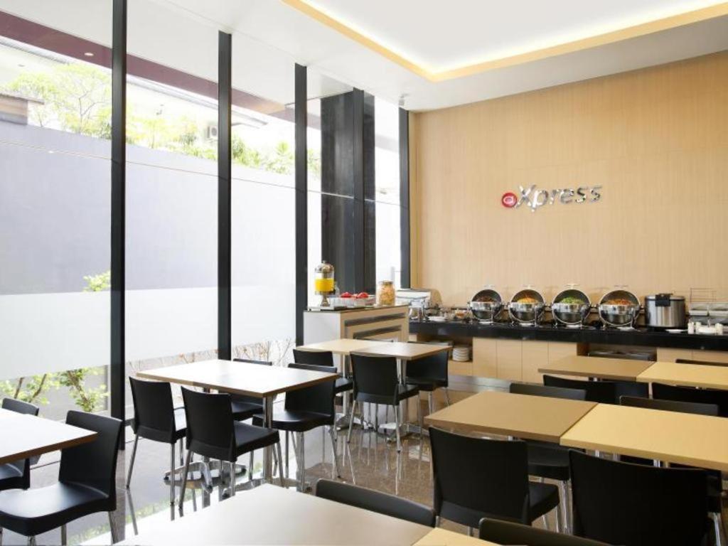Amaris Hotel Pasar Baru Джакарта Экстерьер фото